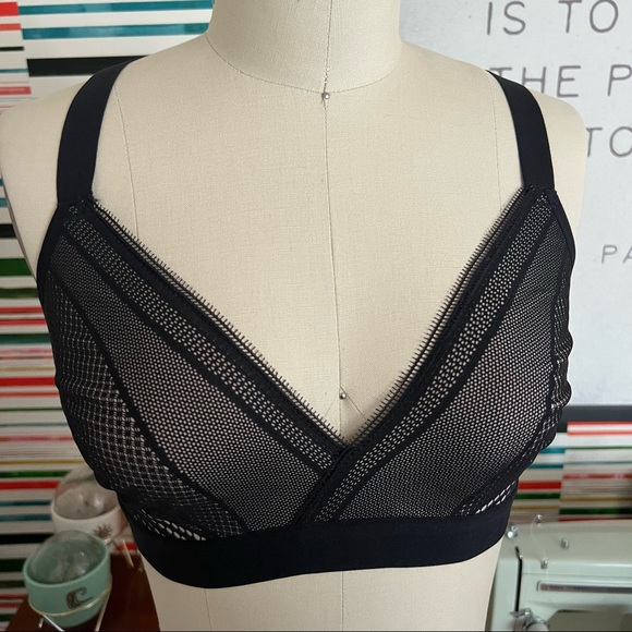 lululemon athletica Other - Lululemon Awake To Lace Bra